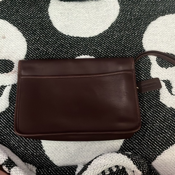 Vintage Coach leather clutch - Picture 4 of 5